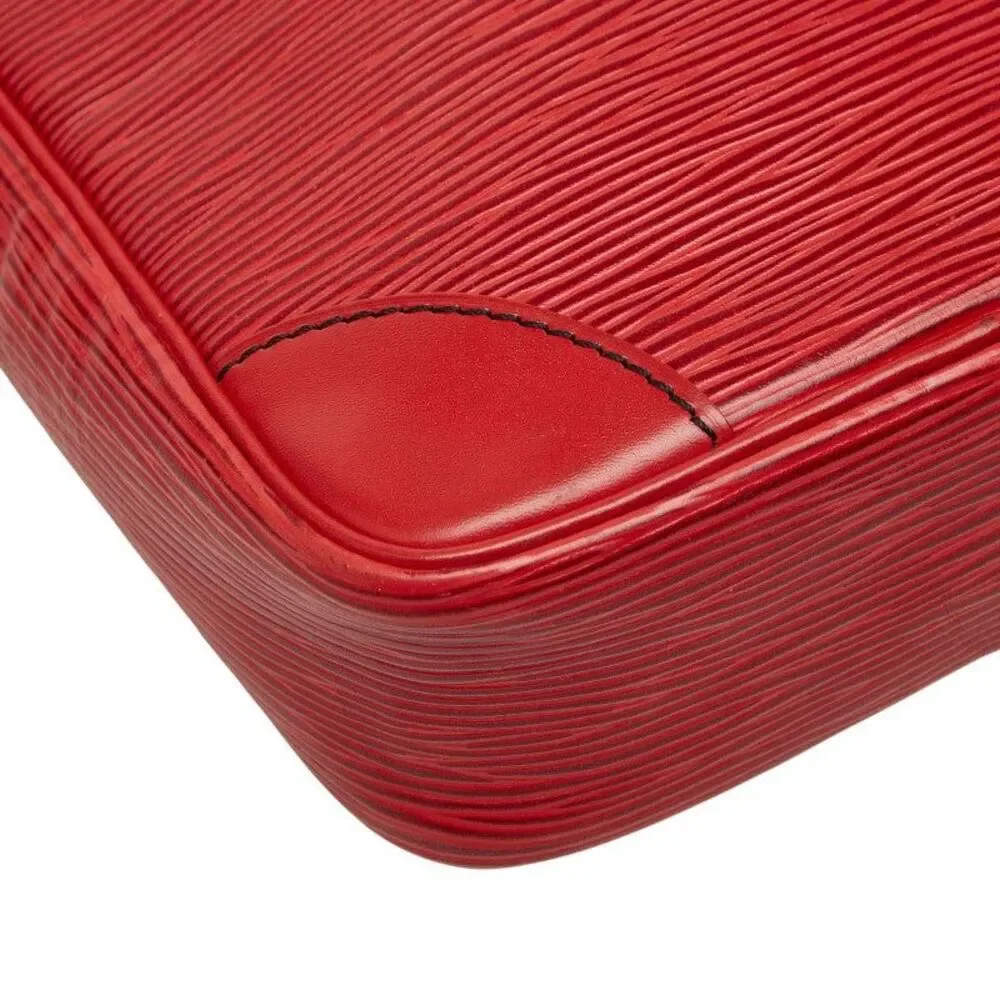 LOUIS VUITTON handle deterioration